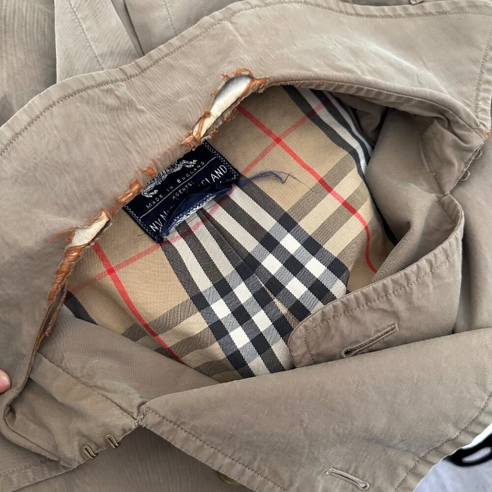Vintage Burberry Trench Coat Peter Pan Neckline Double Breasted Cotton Buckle M - Picture 12 of 16